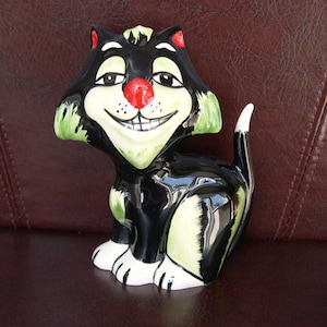 Lorna Bailey Grinning Cheshire Cat Simba de collection signé en dessous noir et vert avec nez rouge signé