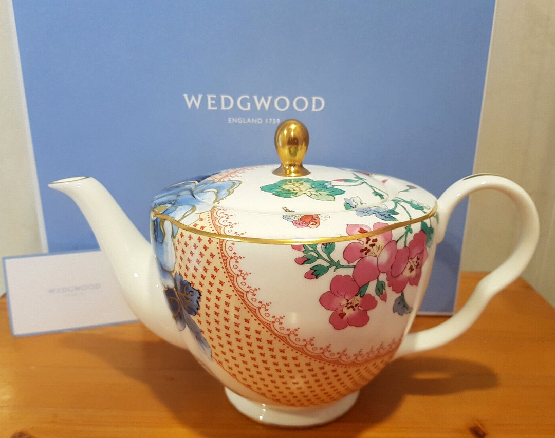 ウェッジウッドbutterfly bloom 新品　SHUGAR＆CREAM Amazon.com | Wedgwood Butterfly Bloom Sugar & Creamer Set