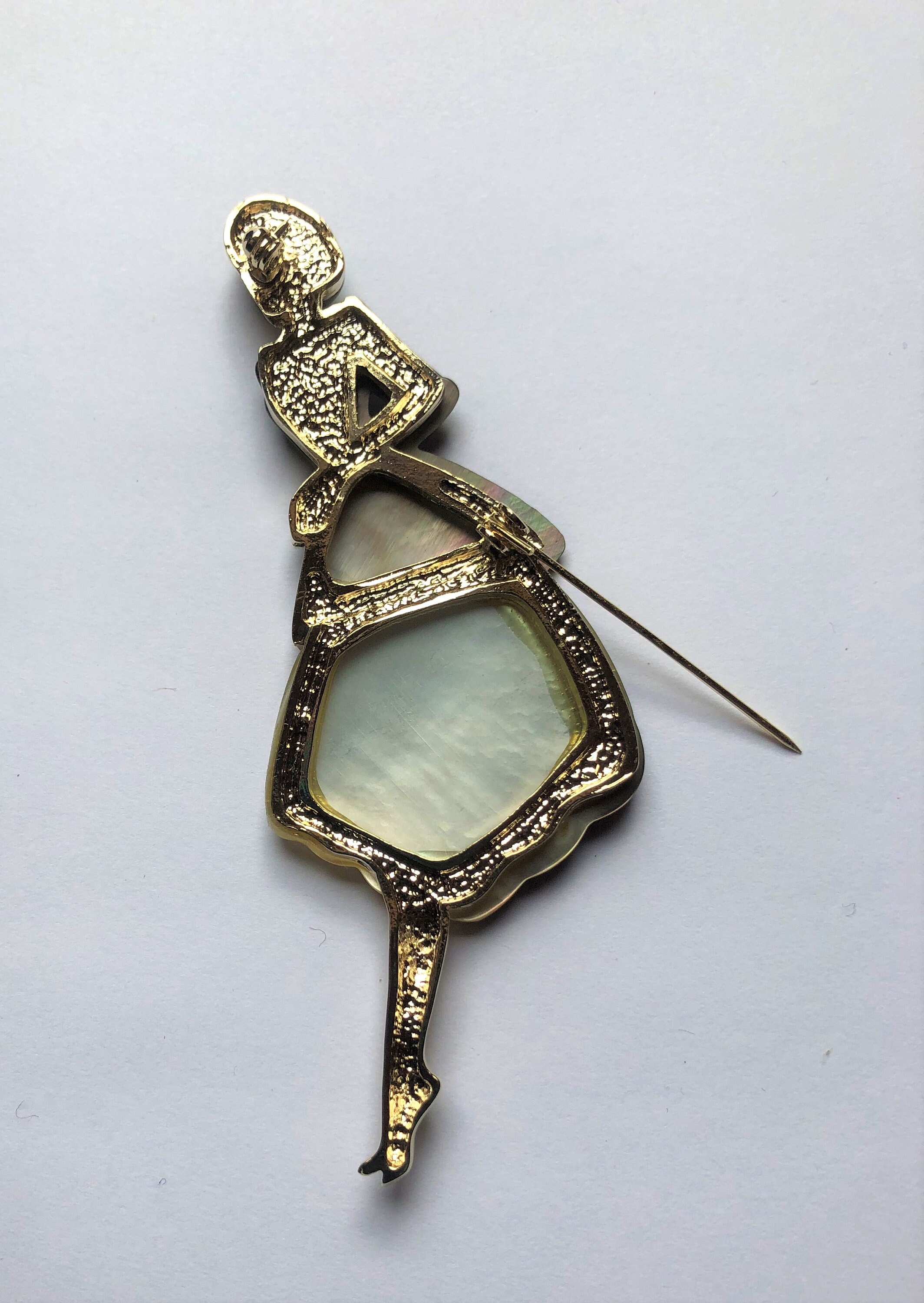 Broche Ancienne Circulaire En Nacre Avec Personnage Indien Central | Bijou Vintage Argenté | Occasion