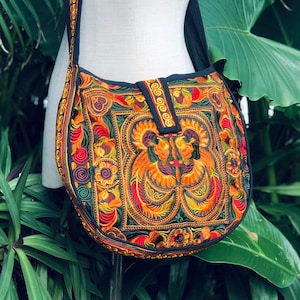 Blumenmotive Hmong Tasche bestickte Crossbody bag Boho Hippie Boho Stickbild Festival Bag Frauen Geschenk Ethno style Tasche Thailand