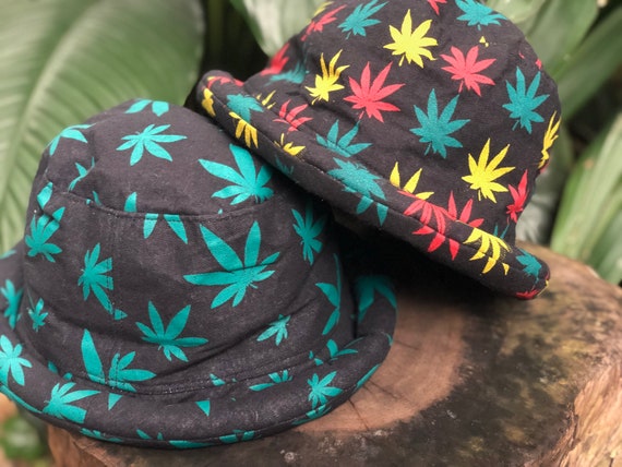 Chapeau à bord roulé Feuille de marijuana Cannabis Chapeau de cannabis  Street style Coton Hipster festival Rasta mode Rasta hommes femmes  Tribalspiritshop -  France