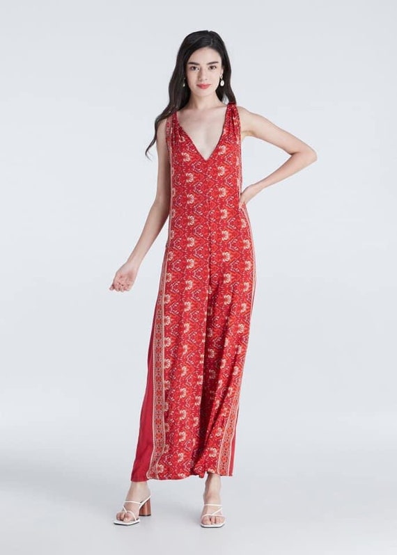 FLOWY KNOTTED JUMPSUIT