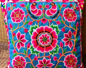 Boho-Stickerei, Vogelmotiv, Blumen, Stammes-Hmong-Kissenbezug, handgefertigter Kissenbezug, Hill Tribe, Heimbettdekoration, einzigartiges Geschenk