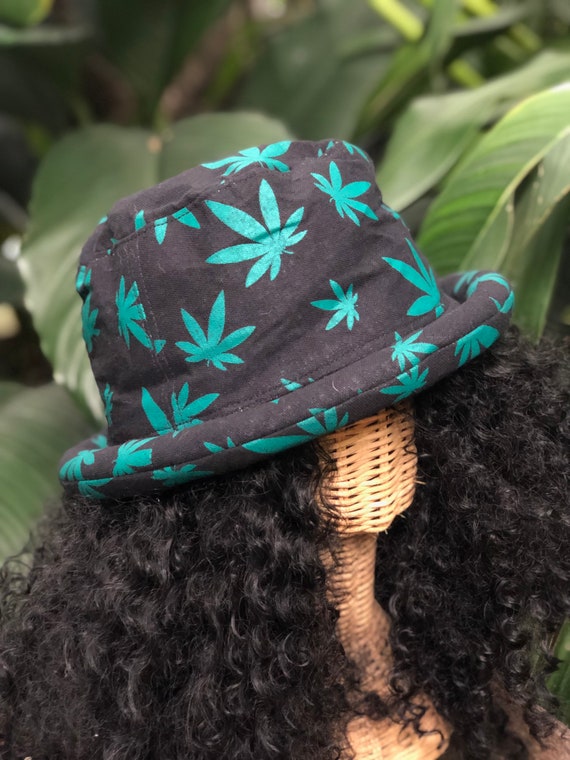 Chapeau rasta à bord roulé Feuille de marijuana Chapeau de cannabis  cannabis Street style Coton Hipster mode festival Rastafari hommes femmes  Tribalspiritshop -  France