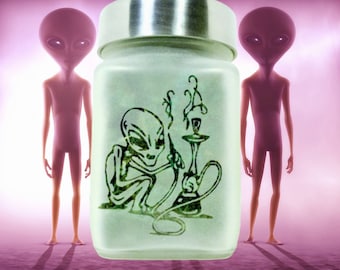 Out of this World Alien Stash Jar - Hookah Smoking Alien Etched Glass Herb Storage for Aliens and Stoner Gifts - Must-Have Weed Accessories