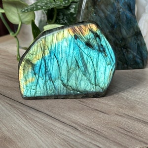 LA 5577 / 1.22lb labradorite