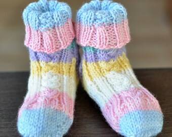 Knitting Pattern - Cute Cable Baby Socks