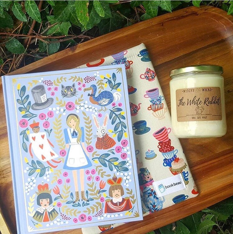 WitchyWicksCandleCo The White Rabbit Candle - Thumbnail 4