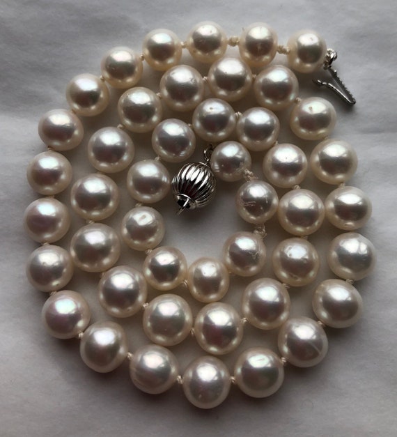 8 mm Classic Freshwater Pearl Necklace with Magnetic Clasp