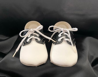 Adorable Black Navy Brown Pink Patent Pitter Patter Childrens Saddle Shoe 4 Colors Available Infant/Toddler Adorable Black Navy Brown Pink Patent Pitter Patter Childrens Saddle Shoe 4 Colors Available Infant/Toddler