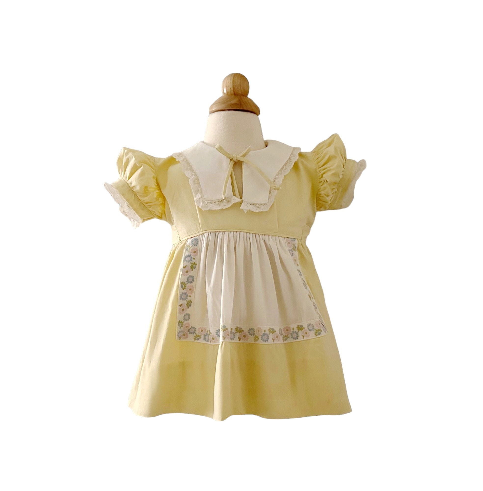 Vintage Aprons, Retro Aprons, Old Fashioned Aprons & Patterns Size 18 Months Johnston Yellow Cotton Toddler Dress 1657015049 $25.00 AT vintagedancer.com