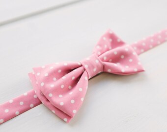 Pink polka dot bow tie | Blush pink bow tie | Wedding bow tie | Baby shower gift | Matching outfit | Pink accessories | Pre tied bow tie