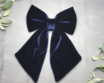 Luxurious blue velvet brooch | Women bow tie | Bow tie brooch | Gift for her | Anniversary gift | Bow tie for woman | Classic accessories