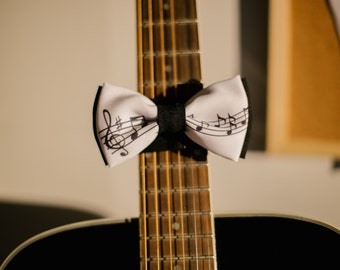 Music notes bow tie | Gift for musician | Pre-tied music bow tie | Music love | Music teacher gift | Clef notes accessories | Gift for him
