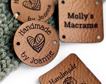 Kleine Anhänger für handgemachte Produkte, gehäkelt oder gestrickt, personalisiert mit Logo oder Text - Stoff mit Lederstruktur, leicht zu nähen - Größe 2,5 cm