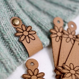 Daisy flower tags for knits and crochet with rivets - 2.5x0.6&quot; - Set of 10