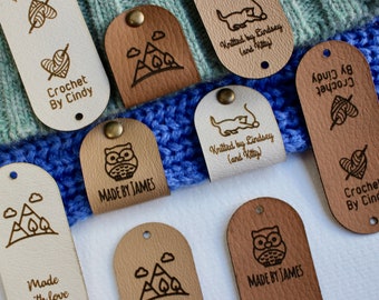 Étiquettes personnalisées pour crochet et tricot - 2,5 x 2,5 cm avec rivets pression inclus - Personnalisées avec du texte et un symbole personnalisés ou votre logo