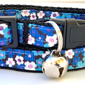 Pretty Floral Cat / Kitten Collar with Blue and White Flowers- Adjustable Cat Collar with Breakaway Buckle and Removable Bell