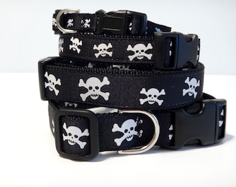 Collier pour chien avec tête de mort et os croisés pour petit ou grand chien à l'Halloween - Collier réglable noir et blanc pour chien