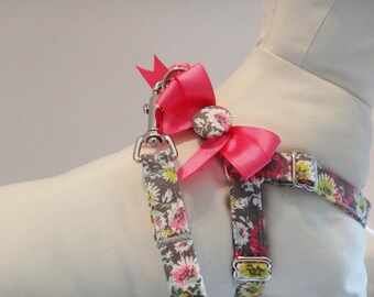 Dog Harness and (optional) Leash - Fabric Step-in Dog Harness - Grey and Pink Dog Harness - Girl Dog Harness - Dog Collar Alternative