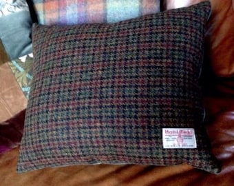 Funda de cojín Harris Tweed, color verde bosque oscuro, caqui, bayas otoñales, burdeos, azul medianoche, azul oscuro intenso, negro, lana, cuadros, pata de gallo, rectangular clásico