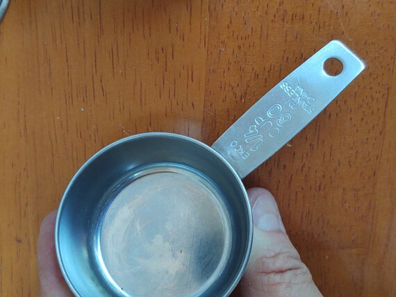 4 piece vintage metal Ekco measuring cups