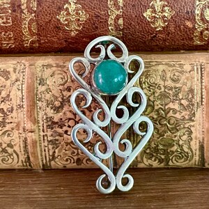 Antique Sterling Silver Mexican Brooch with Green Agate Stone ~ Vintage Hand Made Sterling Silver Brooch From Mexico
