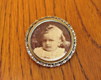 Victorian Baby Photo Brooch ~ Victorian Baby Photo ~ Antique Brooch with Victorian Baby Photo
