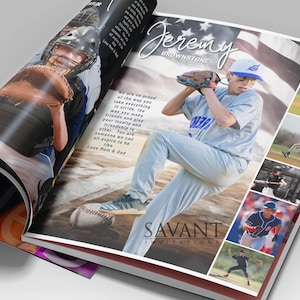 Puede incluir: Una página de revista de béisbol con un joven jugador de béisbol con una camiseta azul y pantalones blancos. El jugador está lanzando una pelota de béisbol. La página de la revista también incluye varias otras fotos del jugador en diferentes poses de béisbol. El texto en la página dice "Jeremy Brownstone" y "Estamos tan orgullosos de la forma en que te tomas todo con calma, de la forma en que haces amigos y das tu lealtad y amistad a los demás. Eres alguien a quien todos podemos aspirar a ser. Amor de mamá y papá."