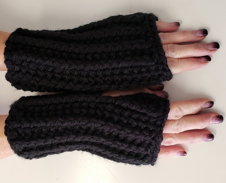 Womens Chunky Black Winter Fingerless Gloves, Womens Winter Gloves, Womens Boho Fingerless Gloves for Winter, Wrist Warmers image 6