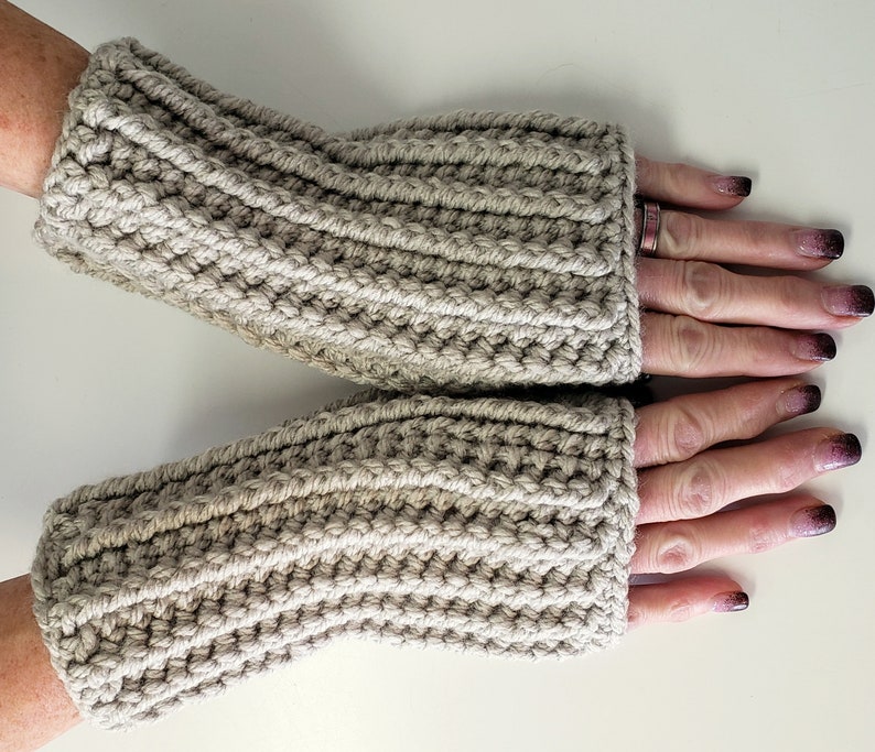 Womens WInter Fingerless Gloves, Womens Boho Fingerless Gloves for Winter, Wrist Warmers, Womens Fingerless Mittens image 9