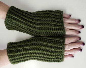 Womens Green Boho Fingerless Gloves for Winter, Womens Winter Gloves, Wrist Warmers, Womens Fingerless Mittens