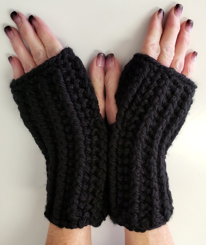 Womens Chunky Black Winter Fingerless Gloves, Womens Winter Gloves, Womens Boho Fingerless Gloves for Winter, Wrist Warmers image 7