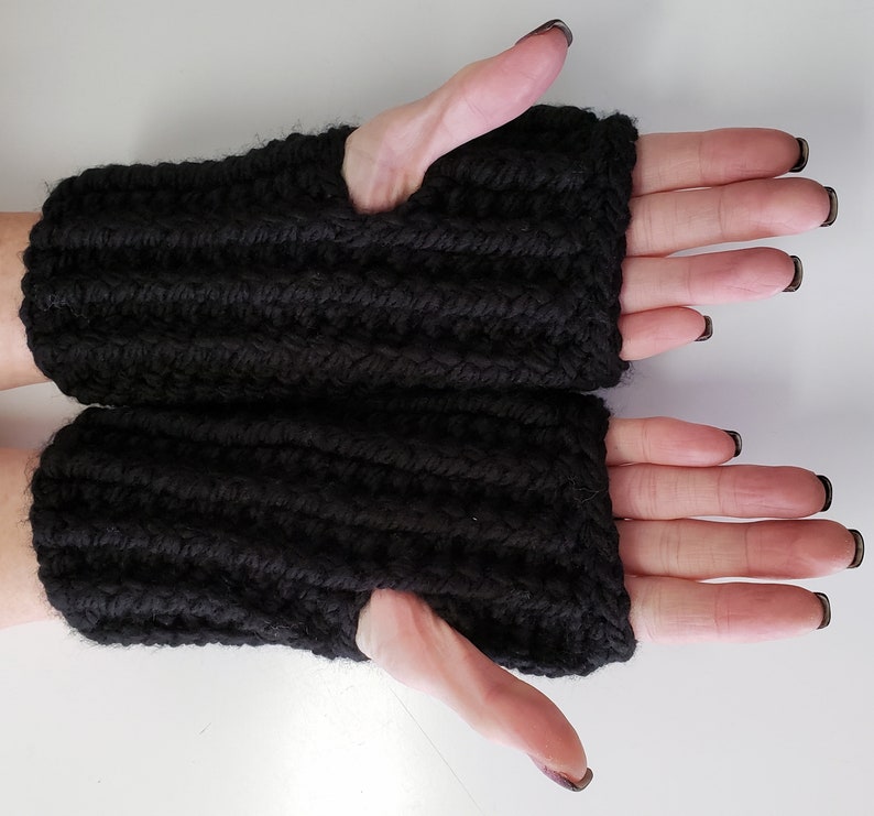 Womens Chunky Black Winter Fingerless Gloves, Womens Winter Gloves, Womens Boho Fingerless Gloves for Winter, Wrist Warmers image 4