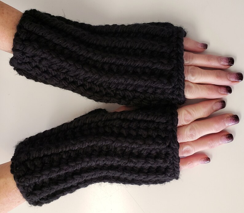 Womens Chunky Black Winter Fingerless Gloves, Womens Winter Gloves, Womens Boho Fingerless Gloves for Winter, Wrist Warmers image 8