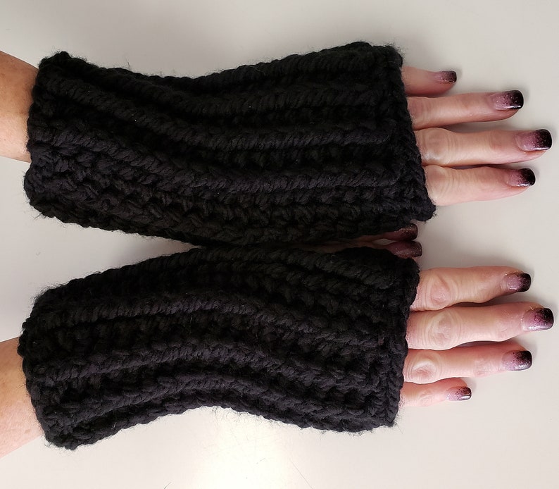 Womens Chunky Black Winter Fingerless Gloves, Womens Winter Gloves, Womens Boho Fingerless Gloves for Winter, Wrist Warmers image 1