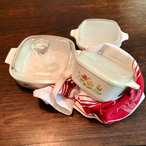 Vintage Corning Ware Autumn Meadow-set uit de jaren 80, set van 3 stoofschotels met deksel, zeldzaam patroon. A-1-B Eén qt. en P-43-B 700 ml.