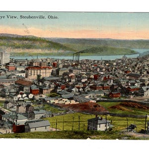 Carte postale de Steubenville, Ohio, vue plongeante sur la ville et la rivière Ohio, ancienne, début des années 1900, avec timbre George Washington rouge de deux cents