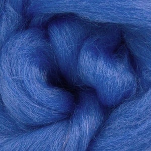 Dyed Corriedale Natural Spinning Fiber Wool Top Roving / 1oz - Cornflower