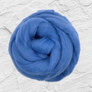 Dyed Shetland Natural Spinning Fiber Wool Top Roving / 1oz - Wave