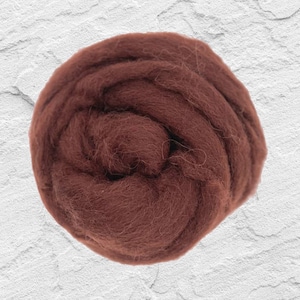 Dyed Shetland Natural Spinning Fiber Wool Top Roving / 1oz - Chestnut