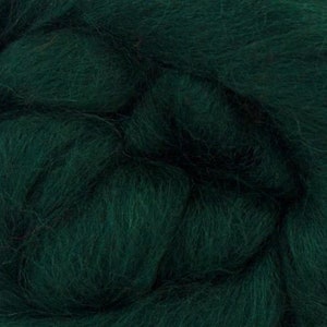 Dyed Corriedale Natural Spinning Fiber Wool Top Roving / 1oz - Conifer
