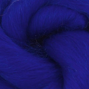 Dyed Corriedale Natural Spinning Fiber Wool Top Roving / 1oz - Sapphire