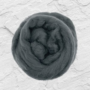 Dyed Shetland Natural Spinning Fiber Wool Top Roving / 1oz - Slate