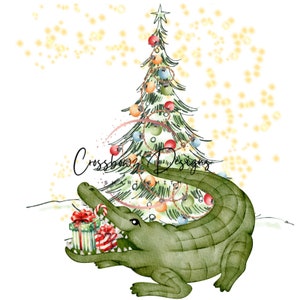 K&ouml;nnte beinhalten: Ein gr&uuml;ner Alligator h&auml;lt eine verpackte Geschenkbox mit roten und wei&szlig;en Zuckerstangen im Maul. Der Alligator steht vor einem geschm&uuml;ckten Weihnachtsbaum mit bunten Ornamenten und Lichtern.