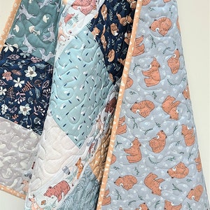 Kit de edredón para bebé con animales del bosque: oso azul marino, ciervo y zorro (104 x 84 cm)