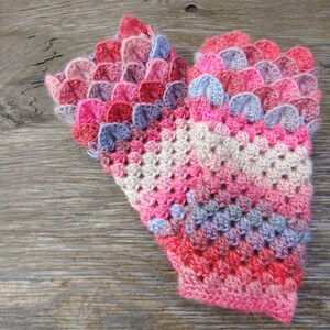 Dragon Scale Gloves, Mermaid Gloves, Arm Warmers, Cosplay Gloves, Fantasy Gloves, Crochet Gloves, Dragon Scale Gloves, Gradient image 4
