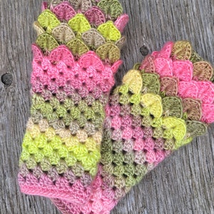 Dragon Scale Gloves, Mermaid Gloves, Arm Warmers, Cosplay Gloves, Fantasy Gloves, Crochet Gloves, Dragon Scale Gloves, Gradient image 6