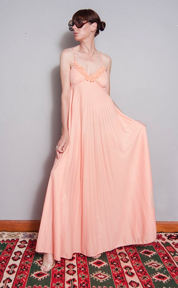 Vintage 1970's Accordion Pleated Empire Waist M… Gem