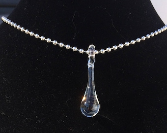 Elegant raindrop pendant